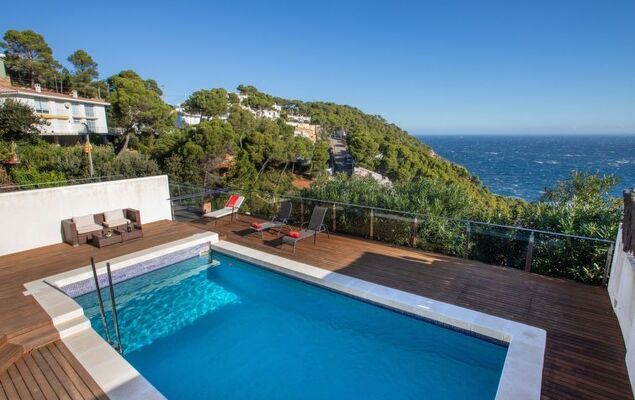 La Sardana - Photo 1